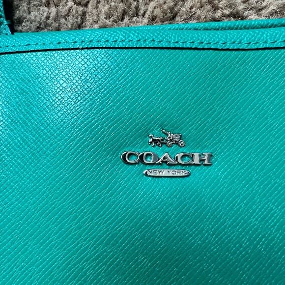 Coach tote greenish blue with reversible purple floral pattern & wristlet insert - Picture 6 of 16